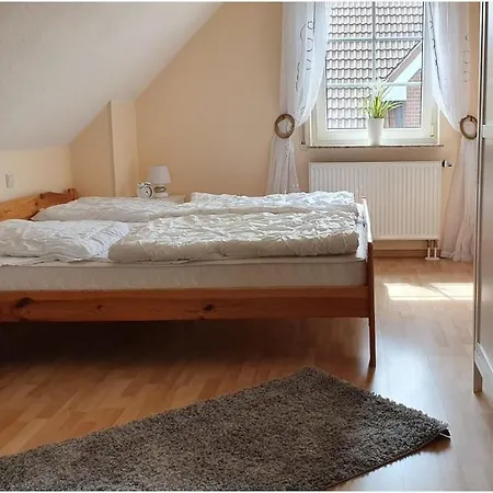 With 2 Bedrooms بيت للعطل *